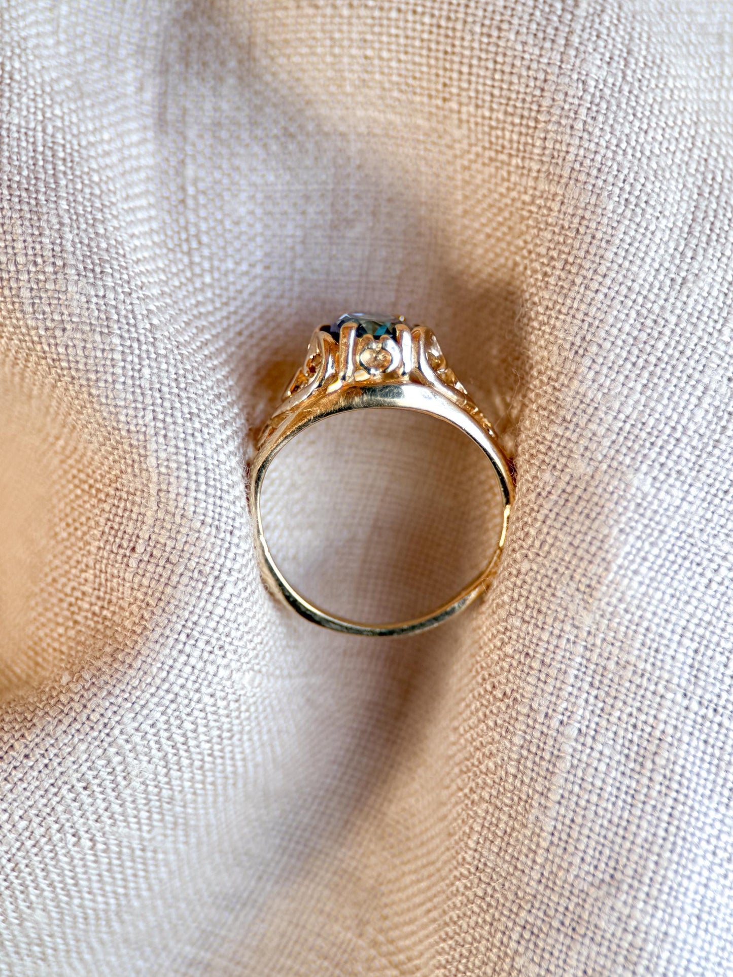 Vintage 1960s Mystic Topaz Gemstone Ring in 14k Gold