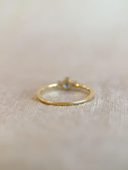 Vintage 2000s Sapphire & Diamond Ring in 18k Gold