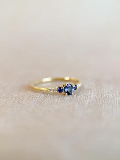 Vintage 2000s Sapphire & Diamond Ring in 18k Gold