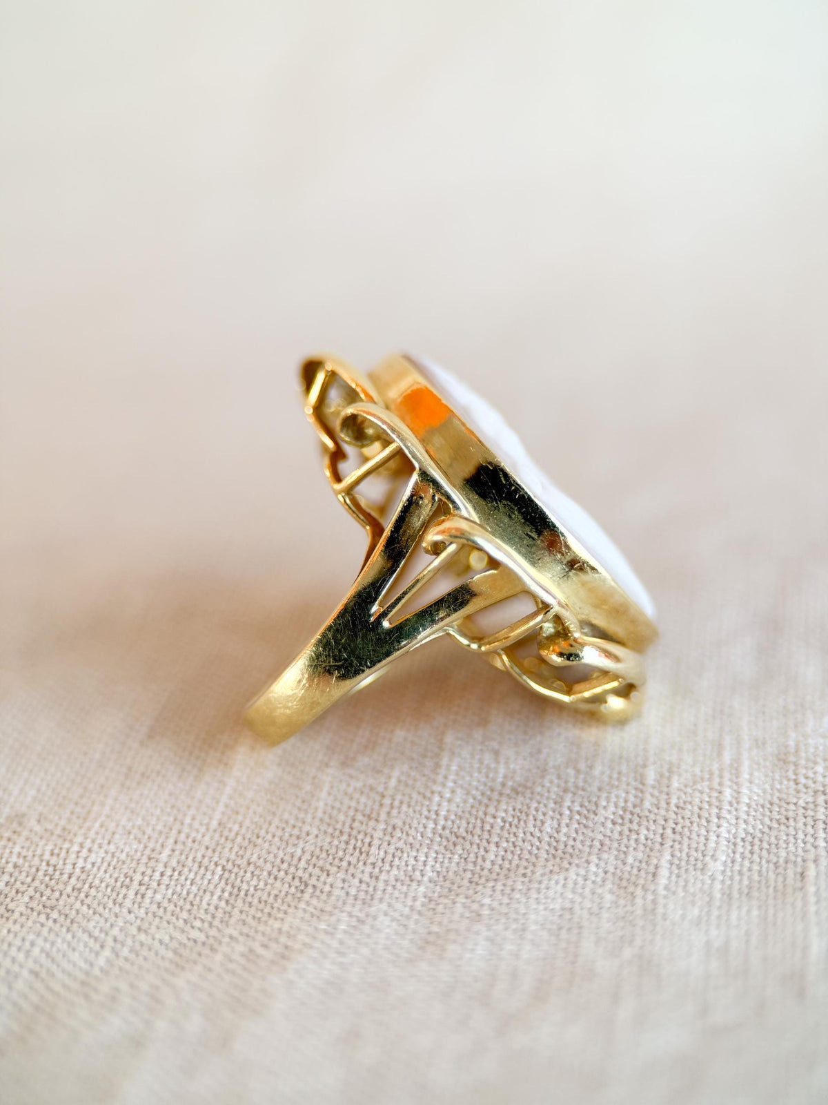 Vintage 1930s Cameo Ring in 14k Gold