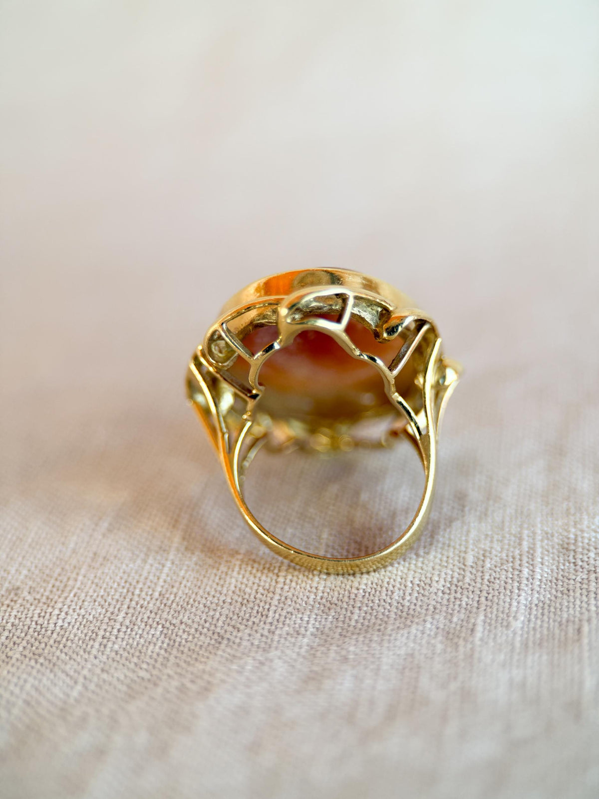 Vintage 1930s Cameo Ring in 14k Gold