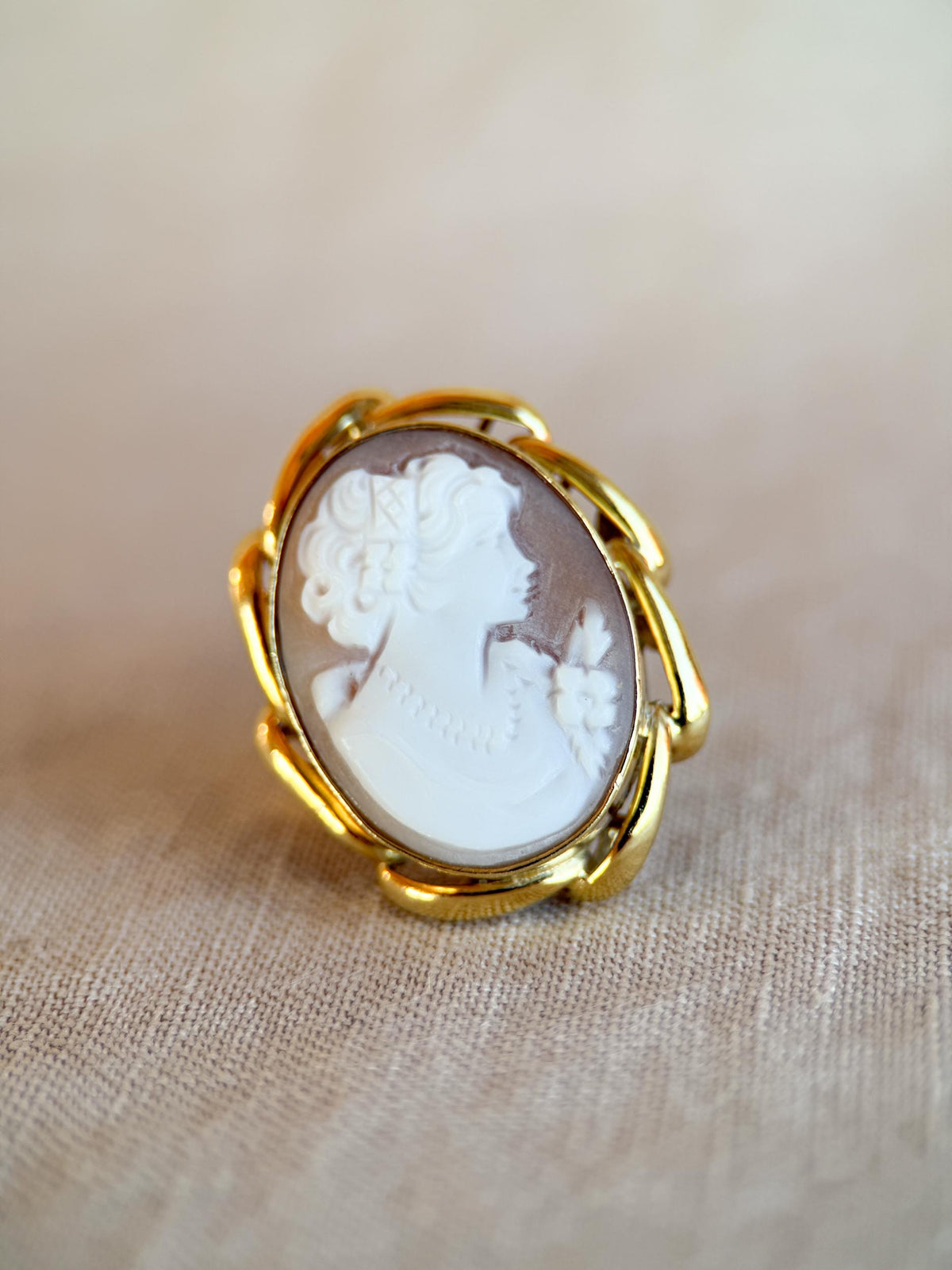 Vintage 1930s Cameo Ring in 14k Gold