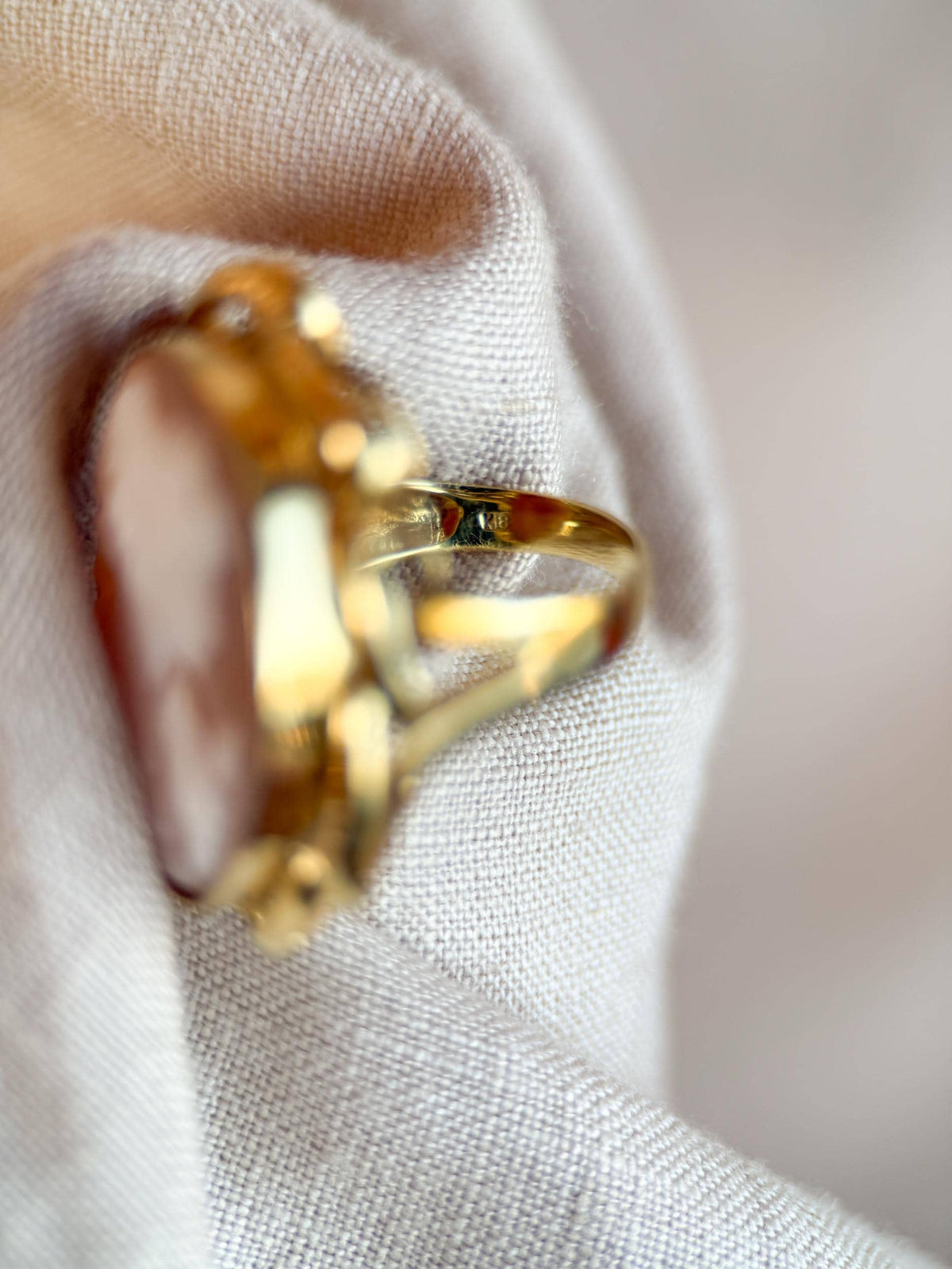 Vintage 1930s Cameo Ring in 14k Gold