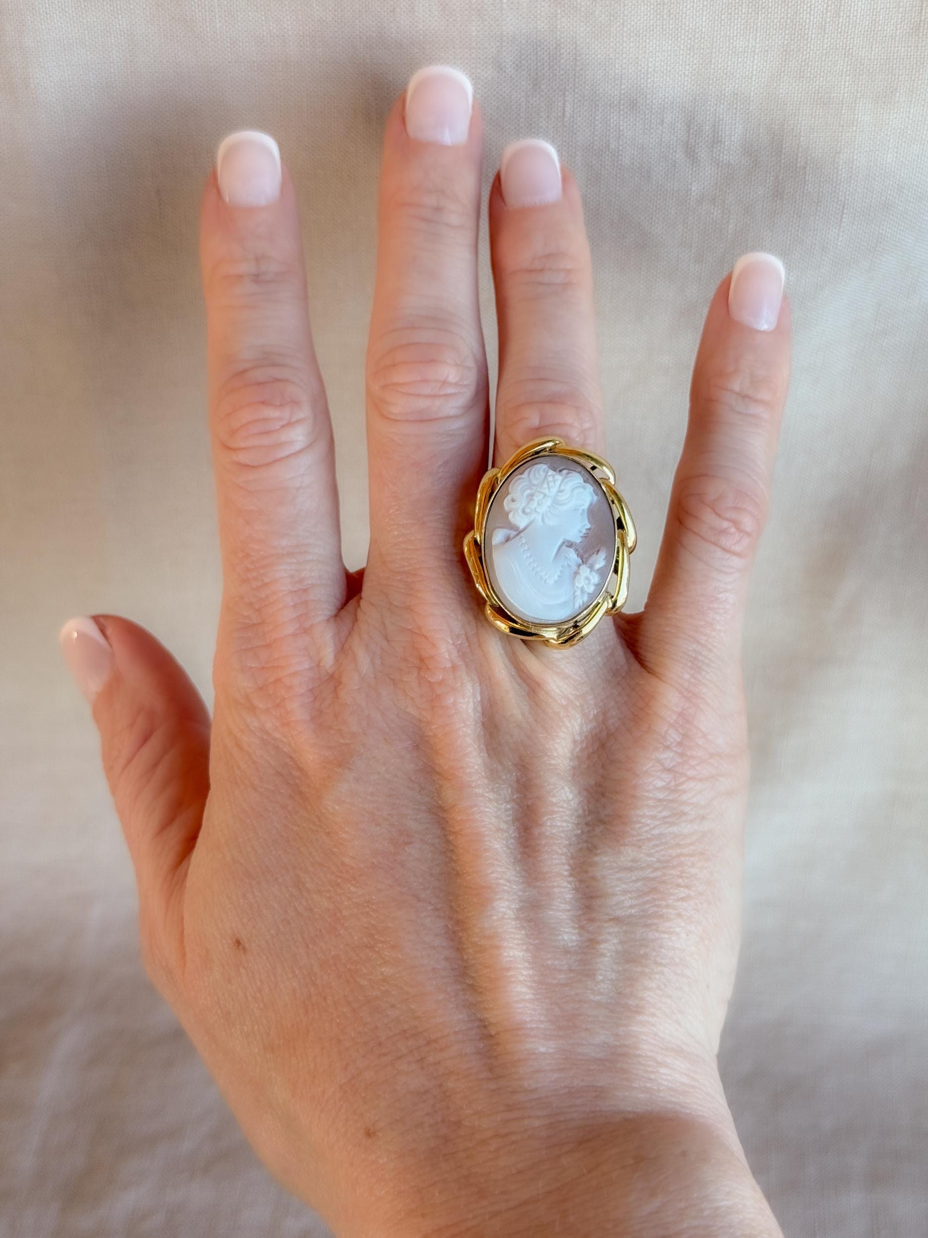 Vintage 1930s Cameo Ring in 14k Gold
