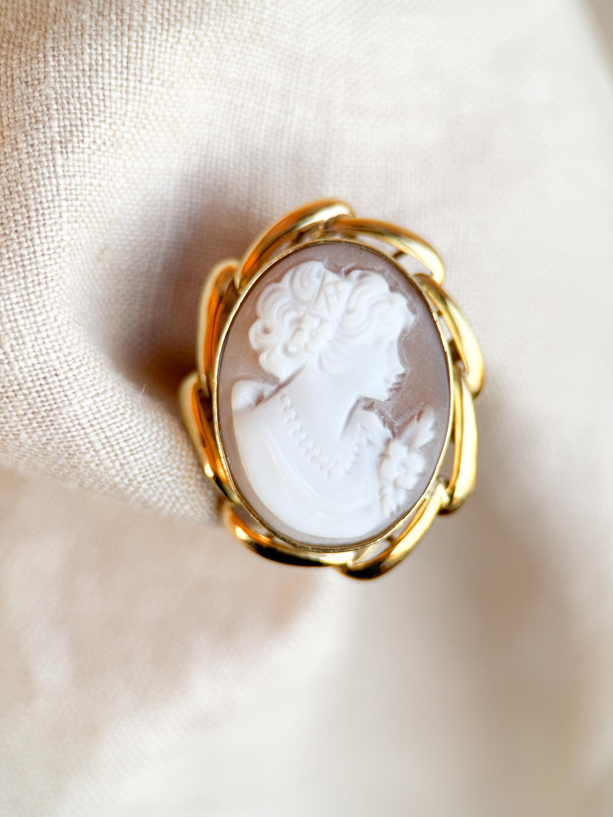 Vintage 1930s Cameo Ring in 14k Gold