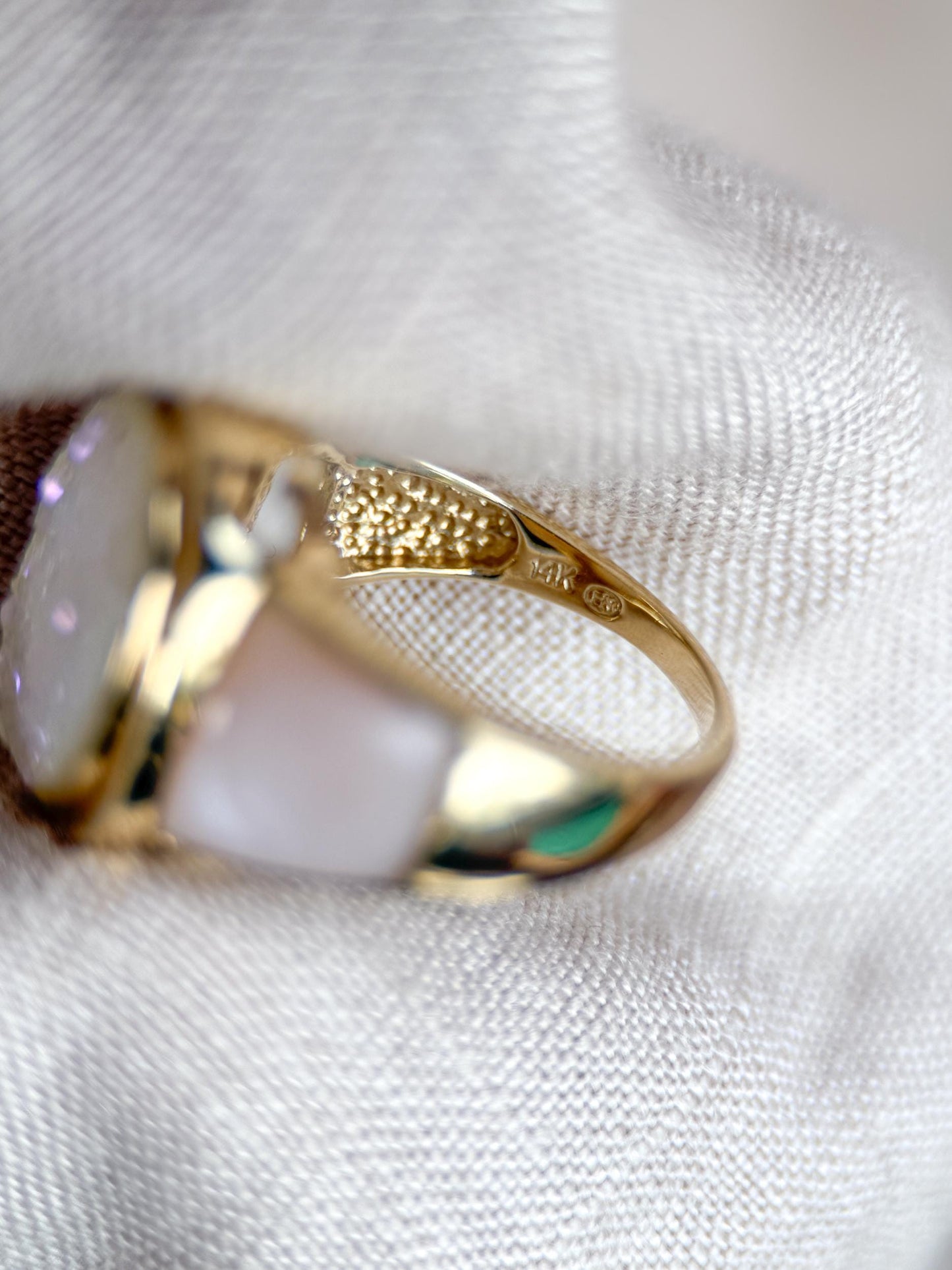 Vintage 1990s Druzy Quartz & Mother of Pearl Ring in 14k