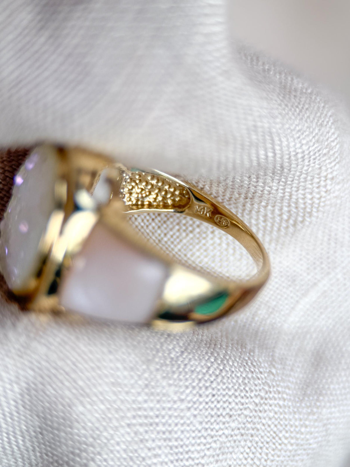 Vintage 1990s Druzy Quartz & Mother of Pearl Ring in 14k