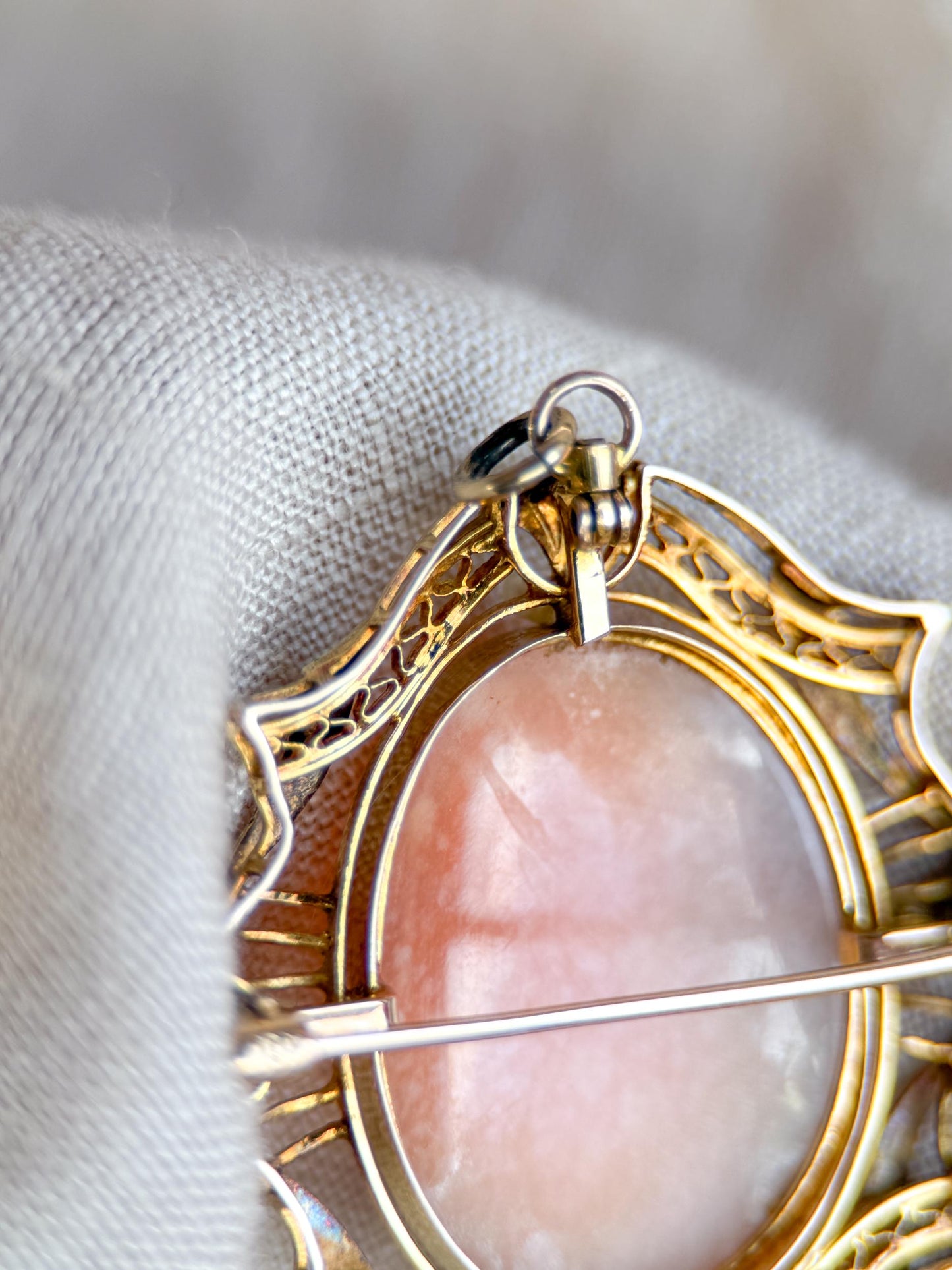 Vintage 1930s Cameo Brooch in 10k Gold