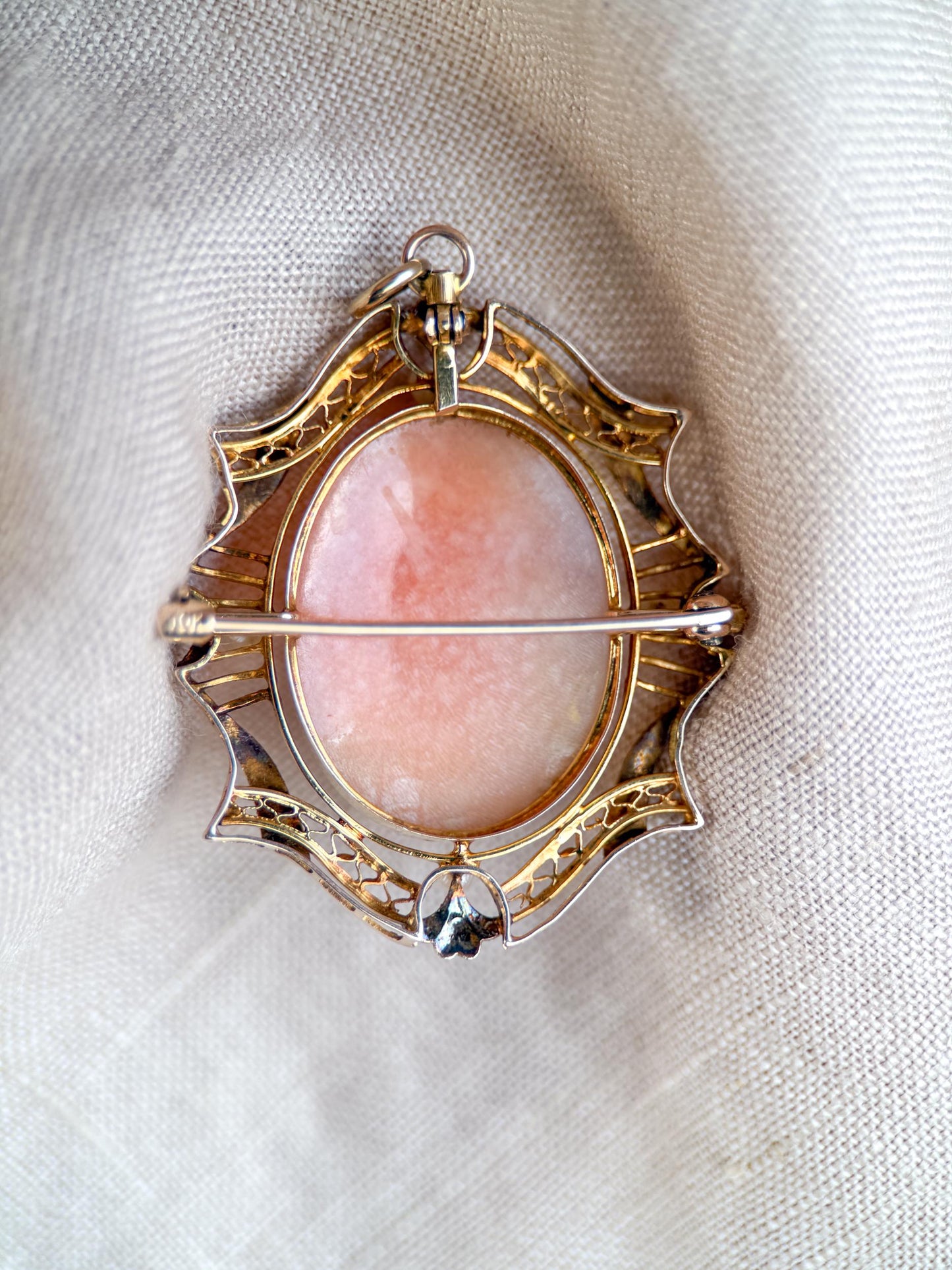 Vintage 1930s Cameo Brooch in 10k Gold