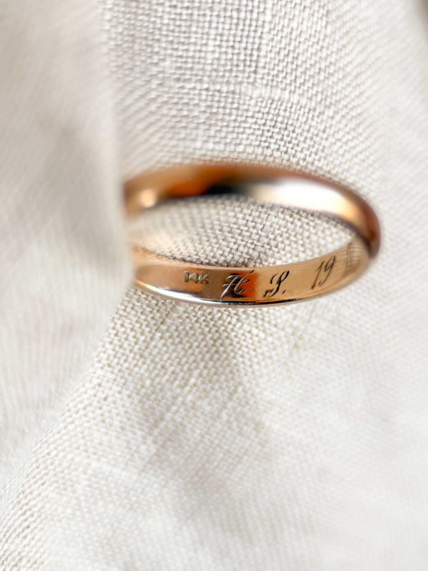 Vintage 1950s Classic Gold Wedding Band, 14k