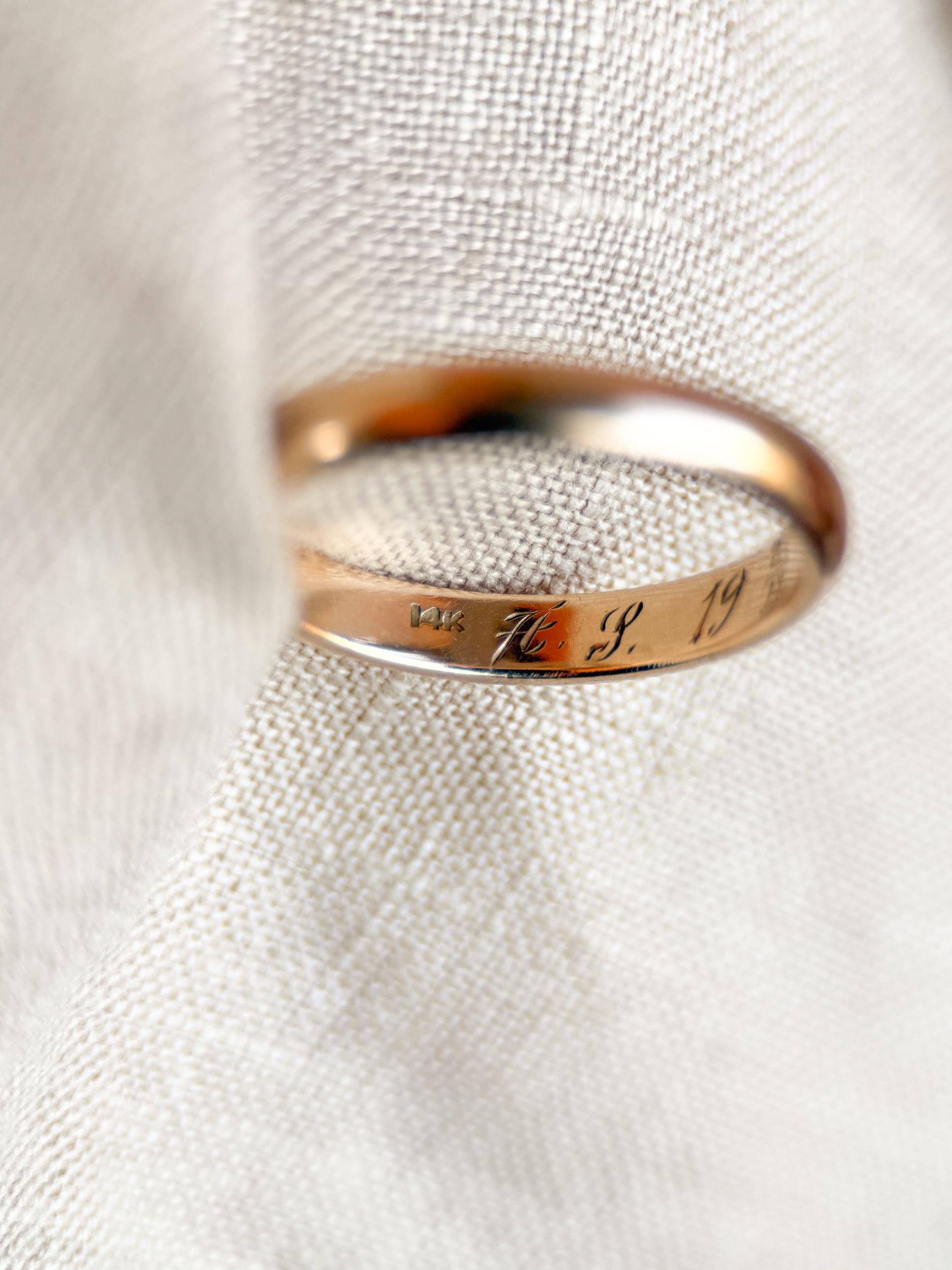 Vintage 1950s Classic Gold Wedding Band, 14k