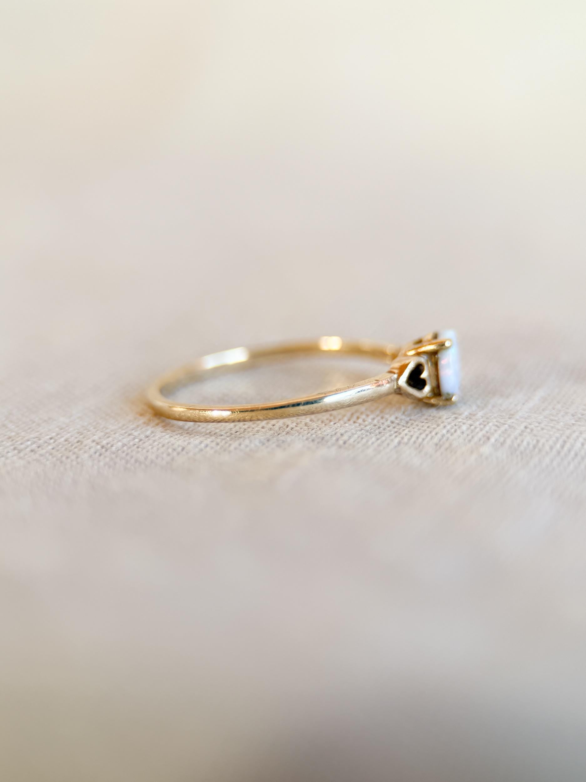 Vintage 1990s Opal Ring in 14k Gold - Timeless Sustainability • Vintage Fine Jewelry