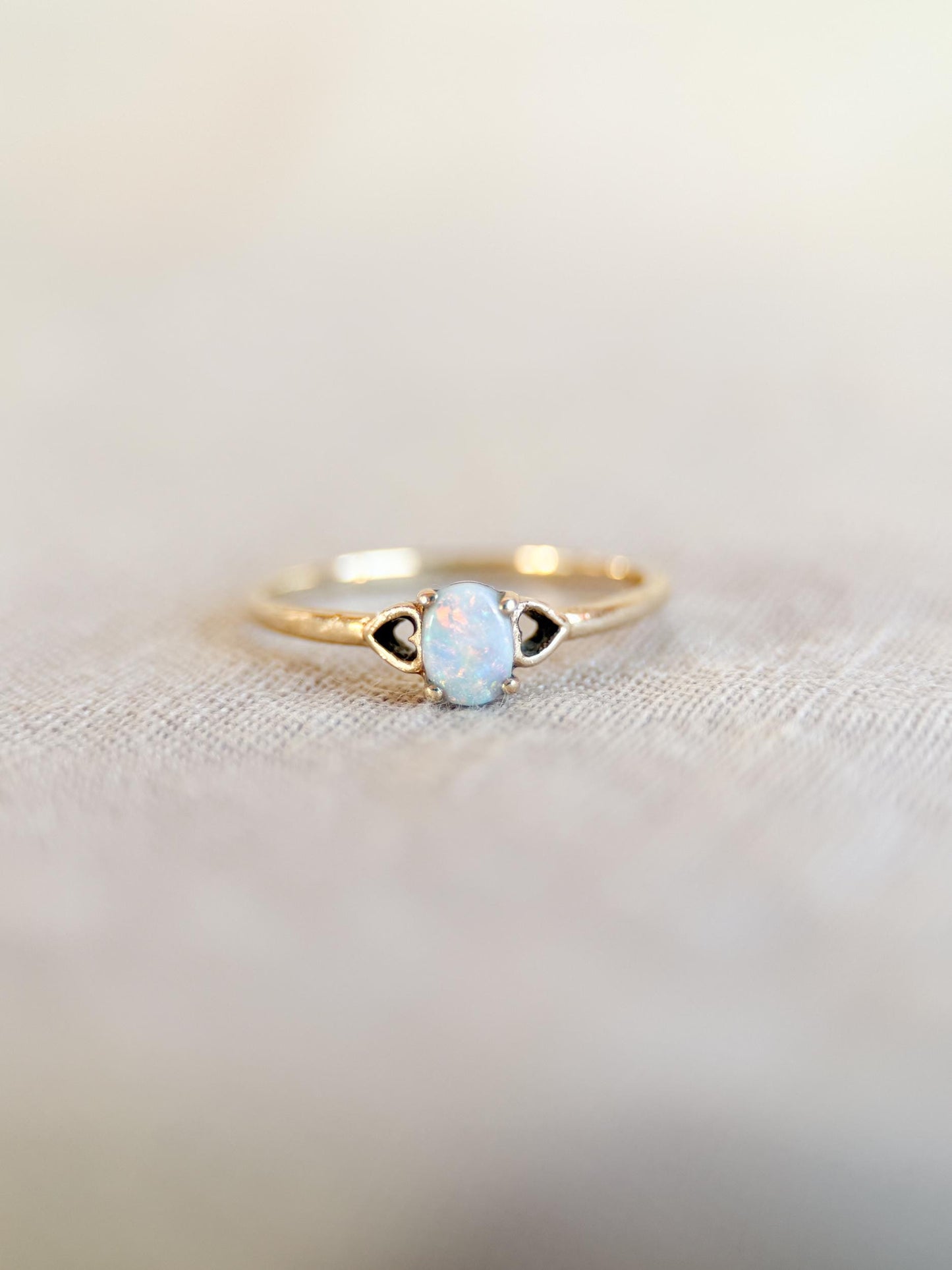 Vintage 1990s Opal Ring in 14k Gold - Timeless Sustainability • Vintage Fine Jewelry