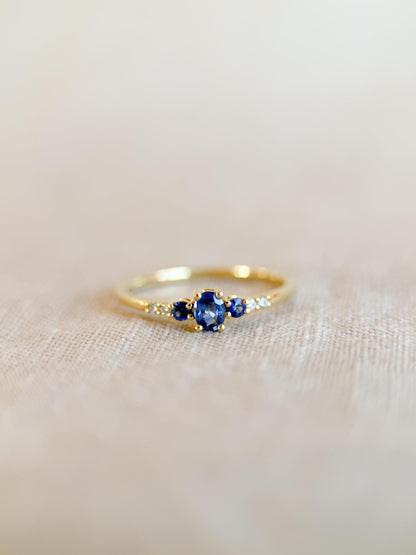 Vintage 2000s Sapphire & Diamond Ring in 18k Gold