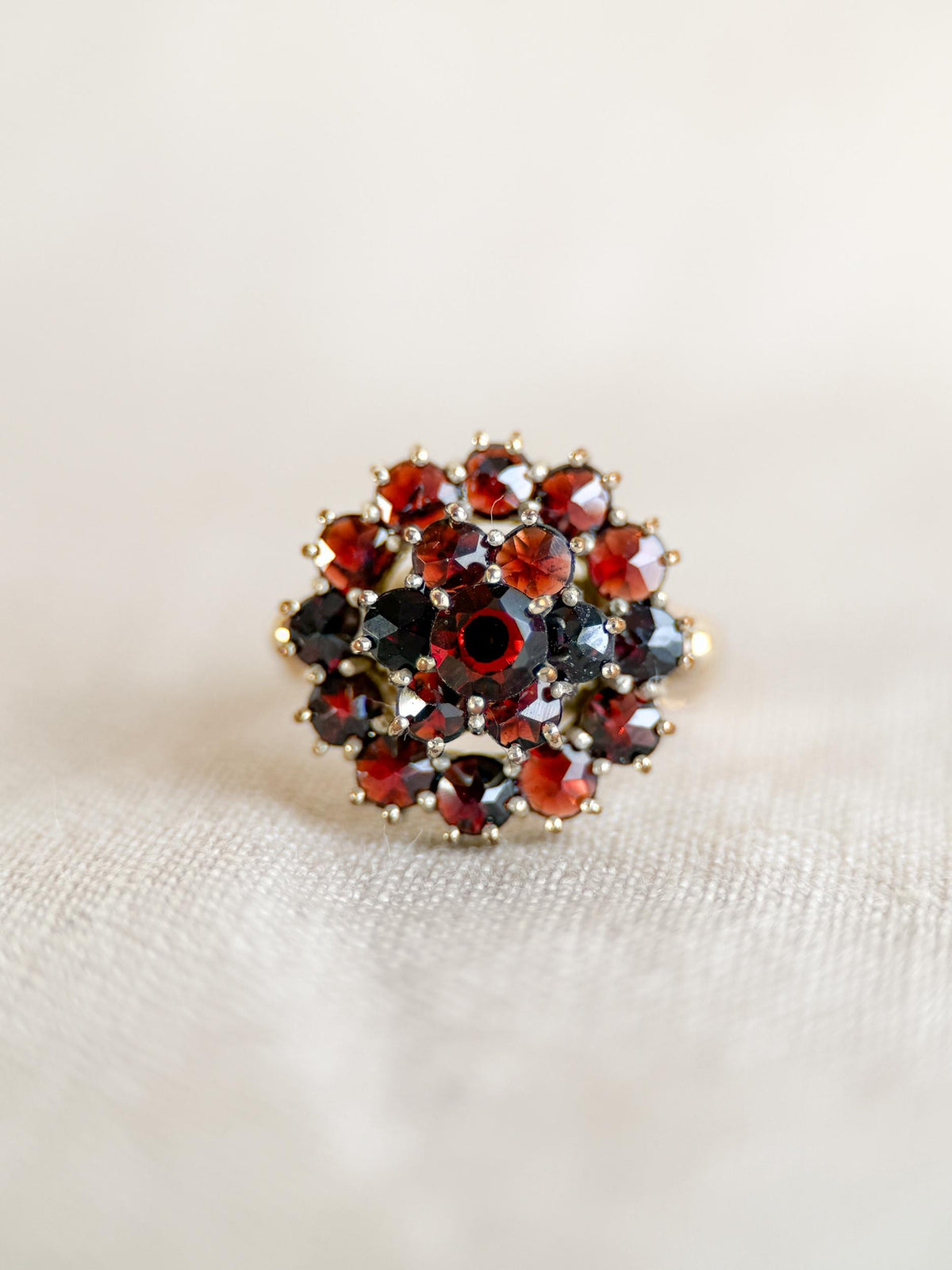 Vintage 1960s Garnet Cluster Gemstone Ring in 8k Gold