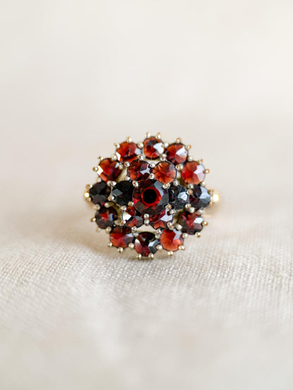 Vintage 1960s Garnet Cluster Gemstone Ring in 8k Gold