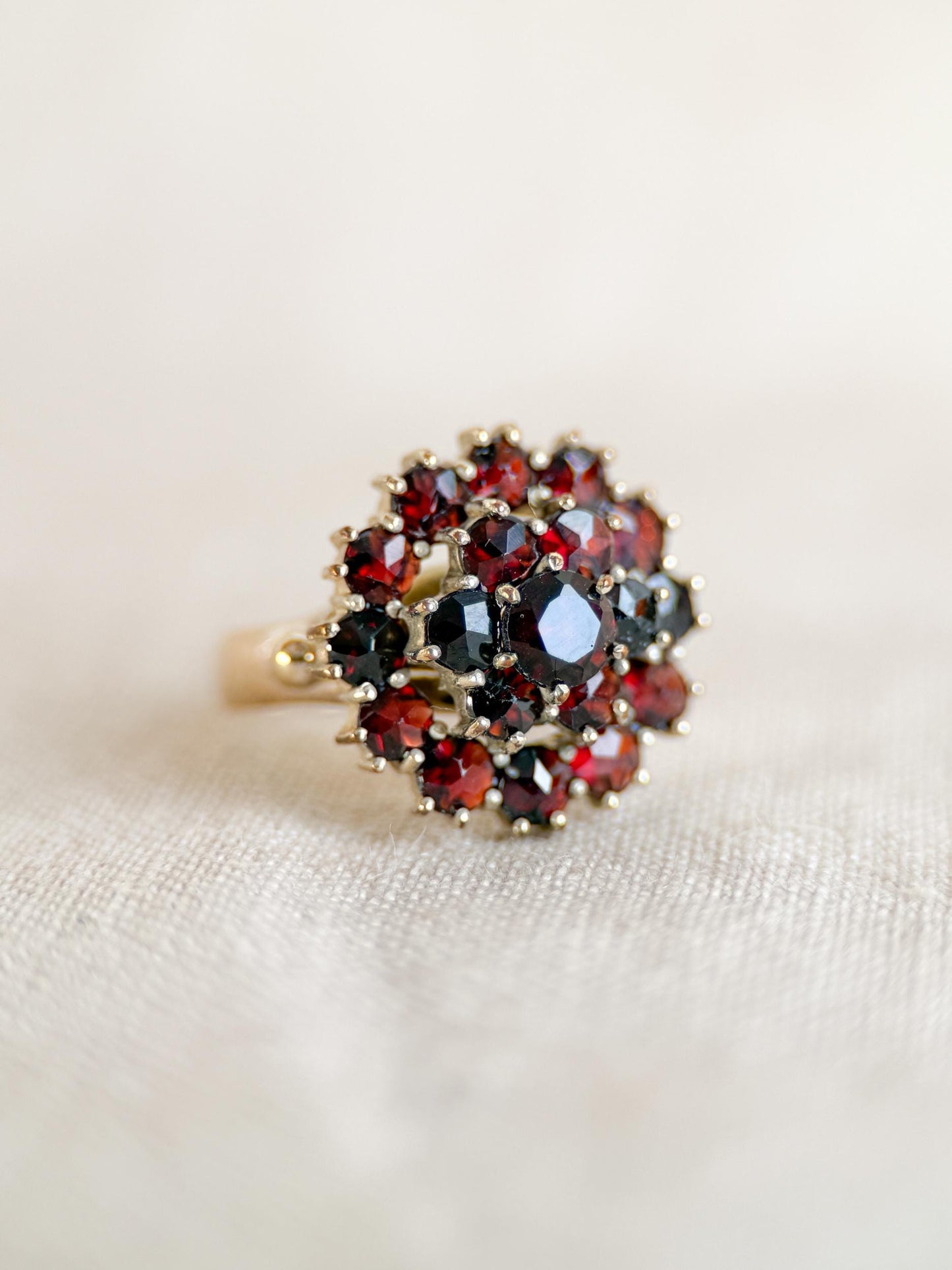 Vintage 1960s Garnet Cluster Gemstone Ring in 8k Gold