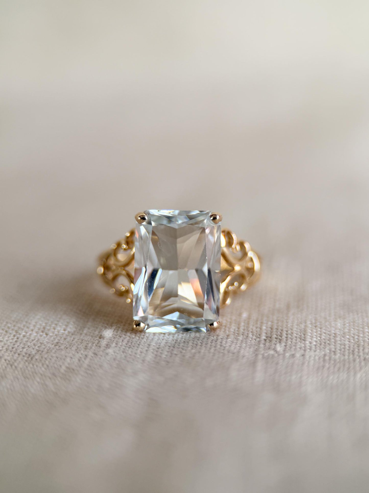 Vintage 1990s Topaz Filigree Gemstone Ring in 14k Gold