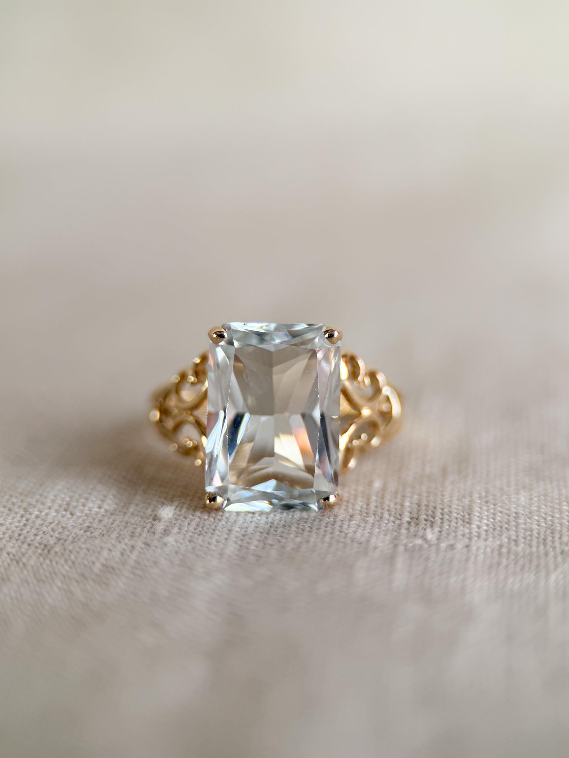 Vintage 1990s Topaz Filigree Gemstone Ring in 14k Gold