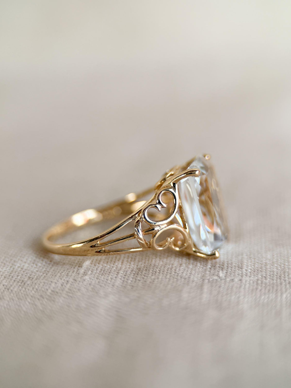 Vintage 1990s Topaz Filigree Gemstone Ring in 14k Gold