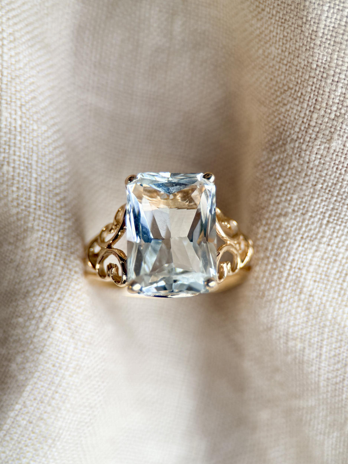Vintage 1990s Topaz Filigree Gemstone Ring in 14k Gold