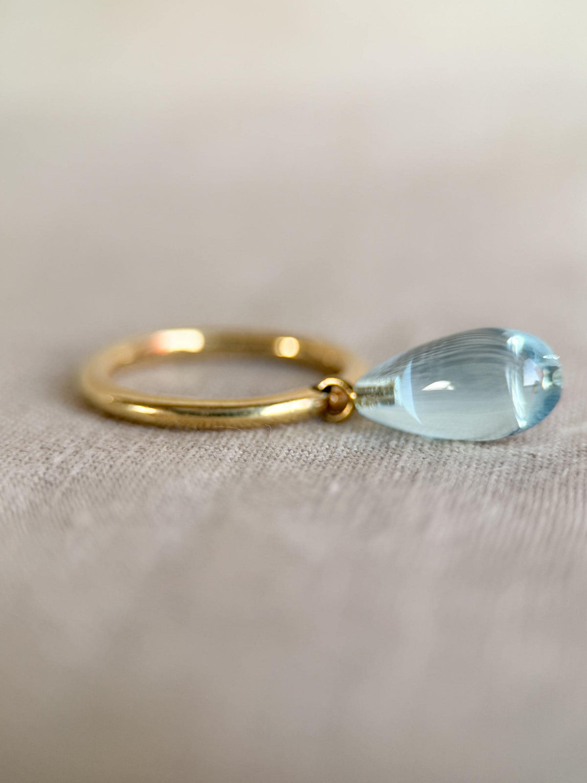 Vintage 1990s Topaz Drop Gemstone Ring in 18k Gold