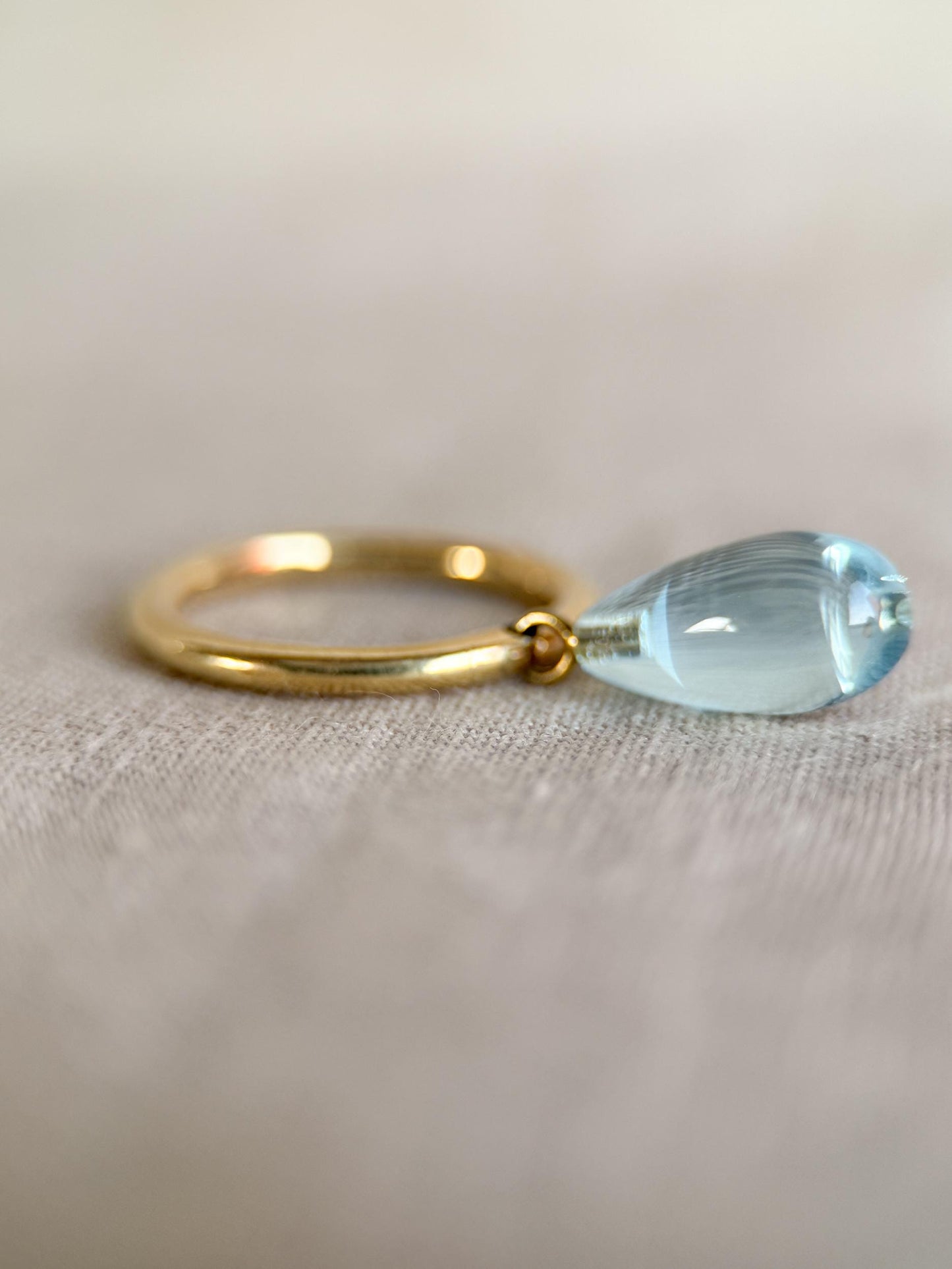 Vintage 1990s Topaz Drop Gemstone Ring in 18k Gold