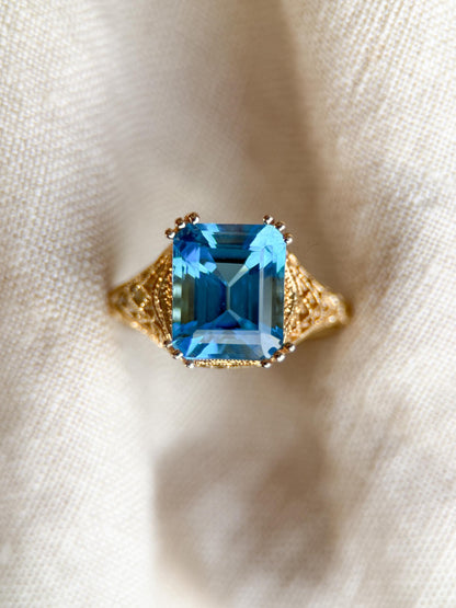 Vintage 1990s Blue Topaz Filigree Gemstone Ring, 14k Gold