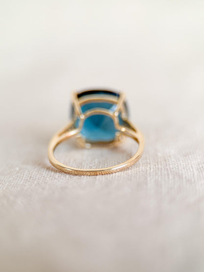 Vintage 1970s Blue Topaz Gemstone Cocktail Ring, 14k Gold