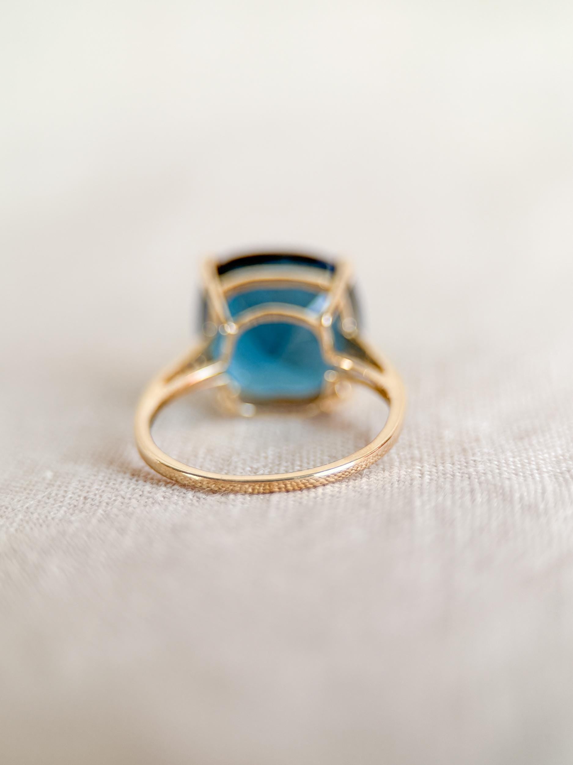 Vintage 1970s Blue Topaz Gemstone Cocktail Ring, 14k Gold
