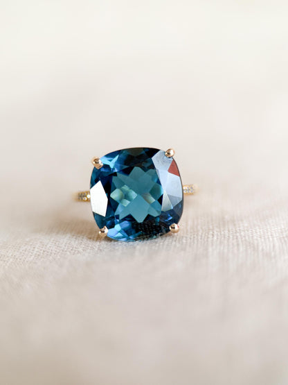 Vintage 1970s Blue Topaz Gemstone Cocktail Ring, 14k Gold