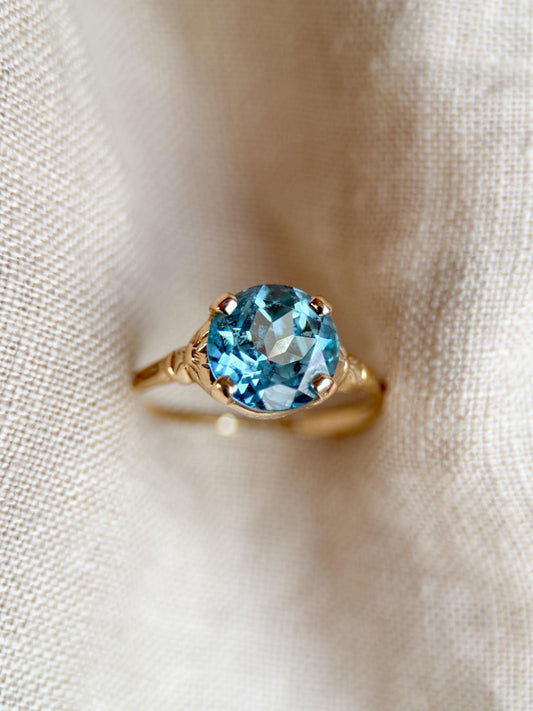 Vintage 1970s Blue Topaz Gemstone Filigree Ring, 14k Gold