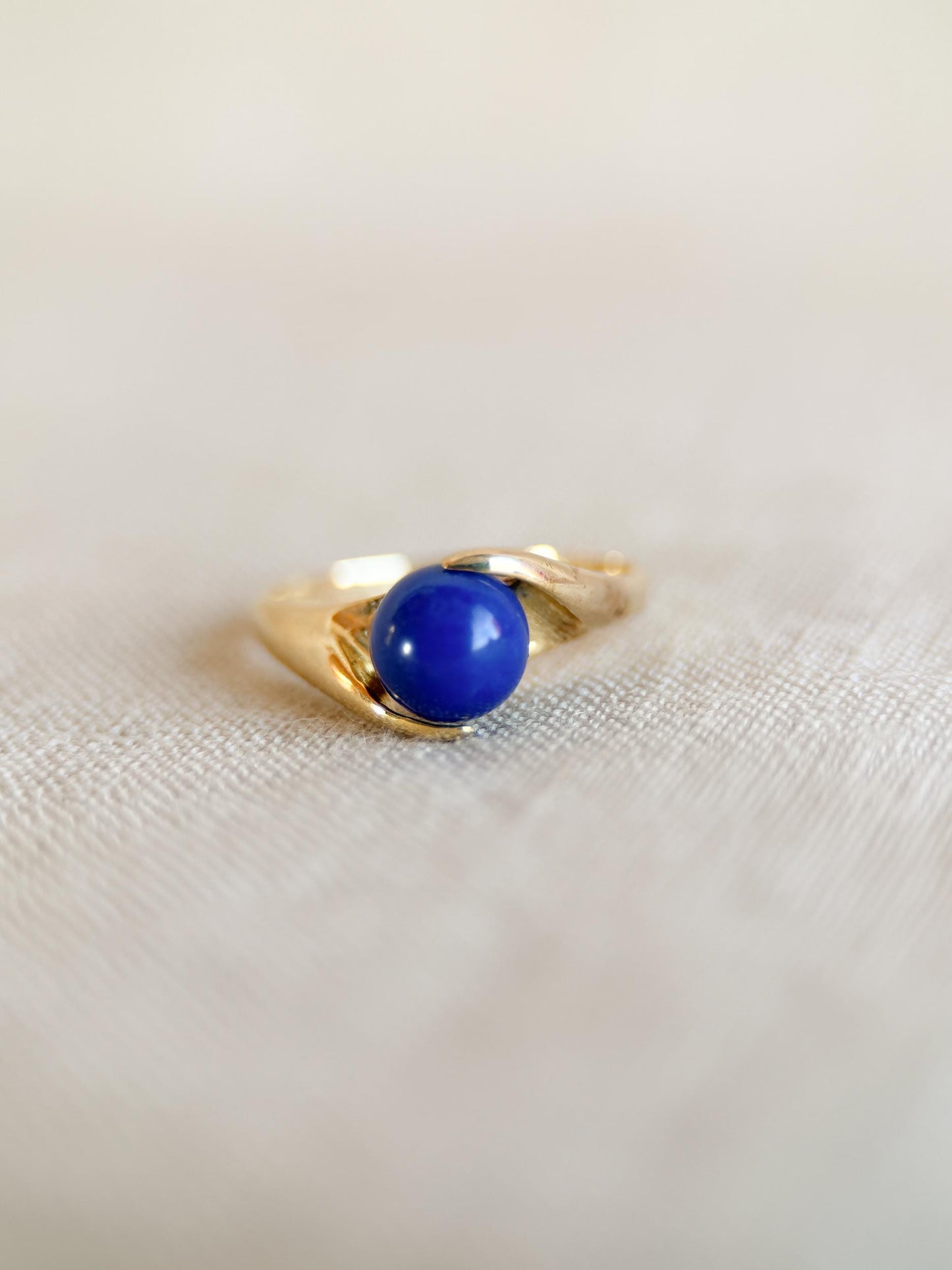 Vintage 1970s Lapis Lazuli Gemstone Ring in 14k Gold
