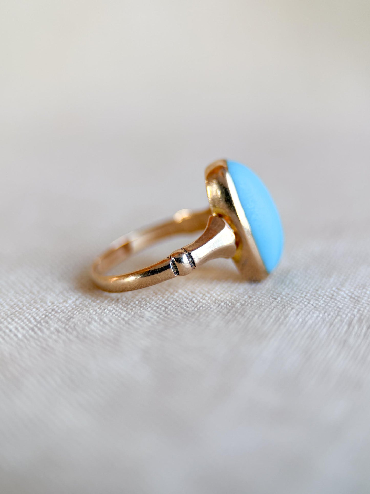Vintage 1950s Blue Turquoise Gemstone Ring in 14k Gold