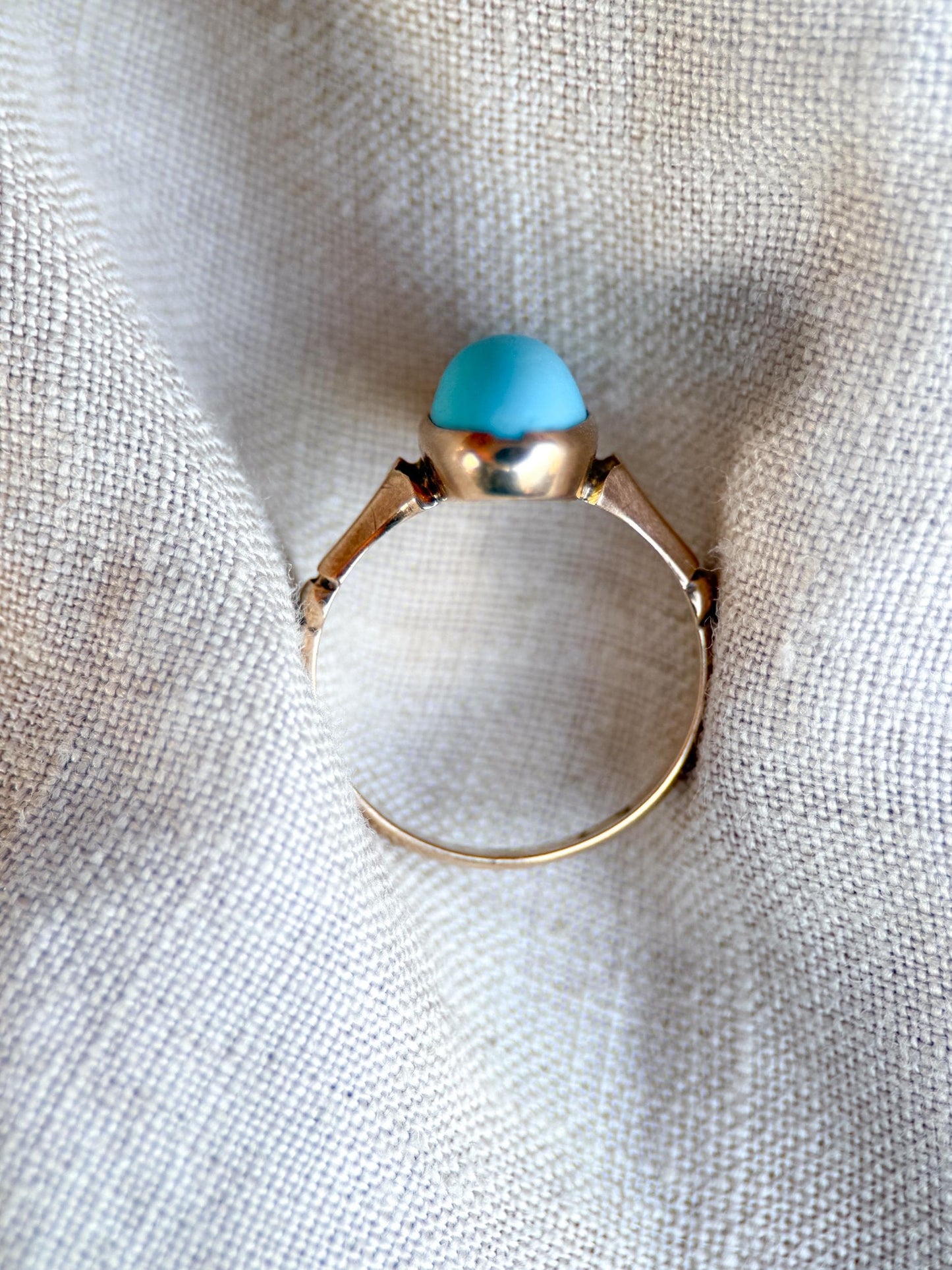Vintage 1950s Blue Turquoise Gemstone Ring in 14k Gold