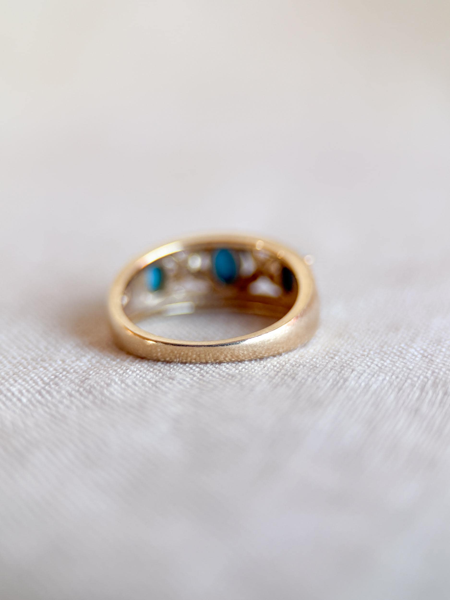Vintage 1990s Blue Turquoise & Diamond Ring in 14k Gold - Timeless Sustainability • Vintage Fine Jewelry