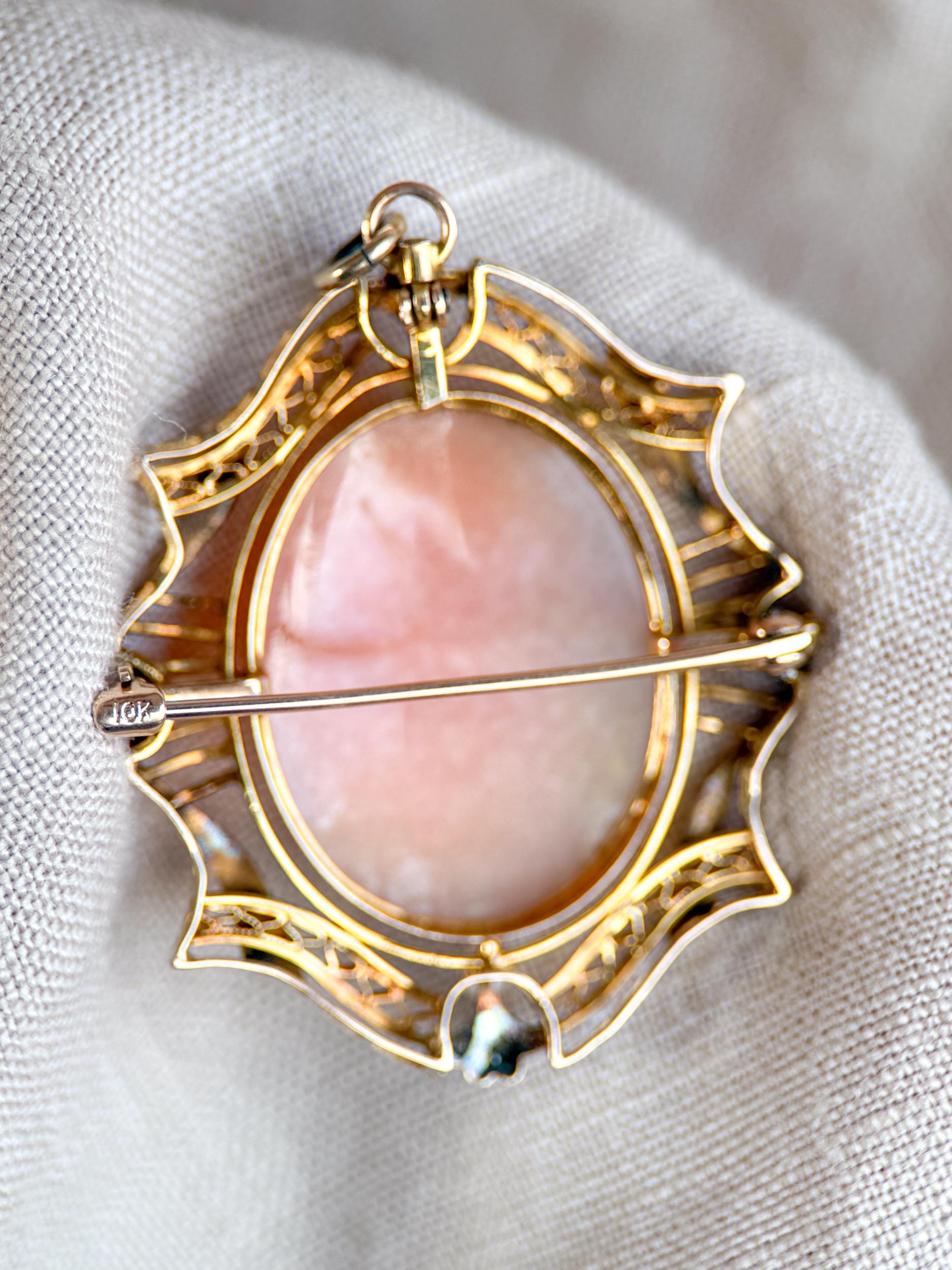 Vintage 1930s Cameo Brooch in 10k Gold
