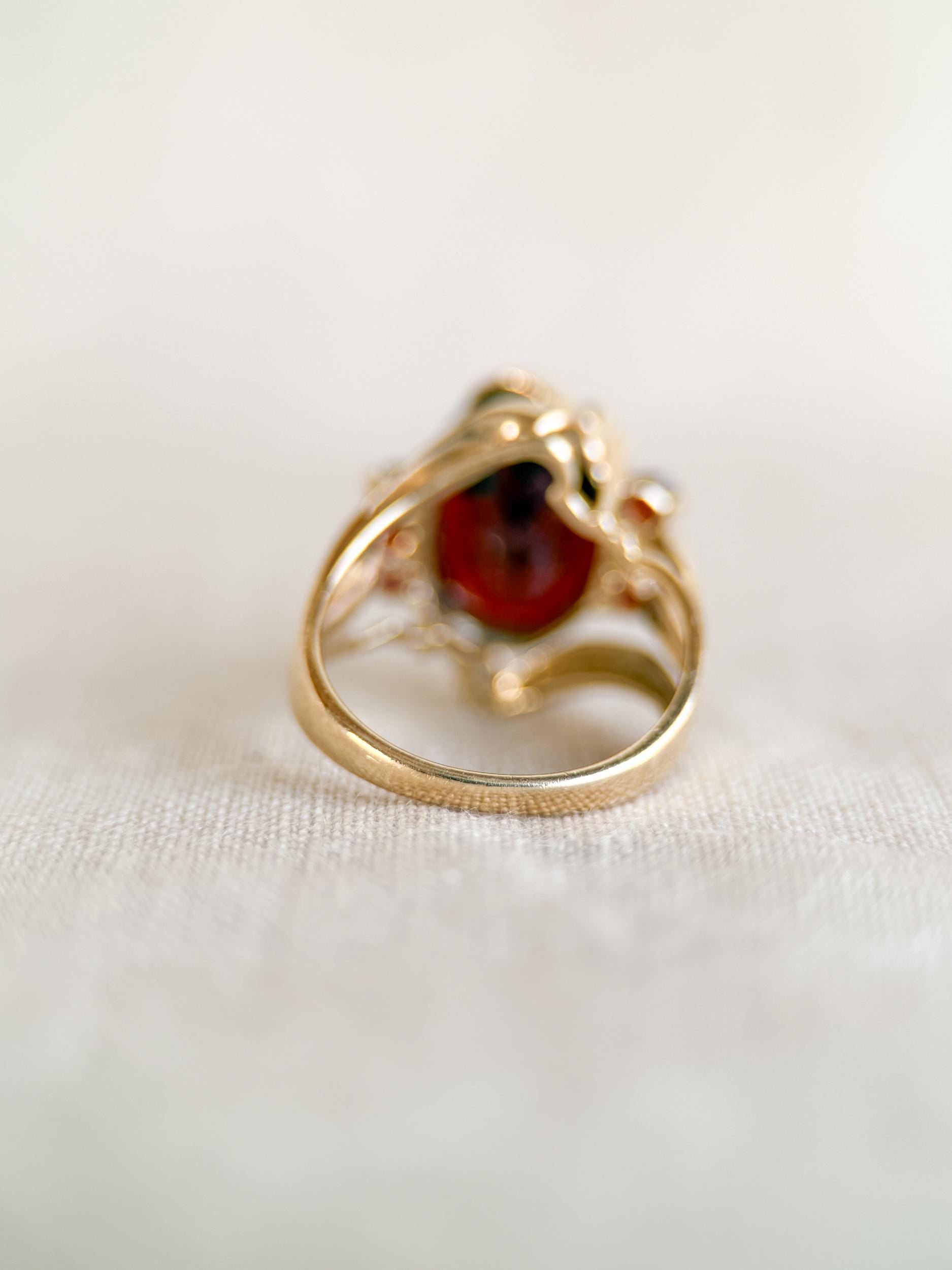 Vintage 1970s Oval Garnet Ring in 14k Gold