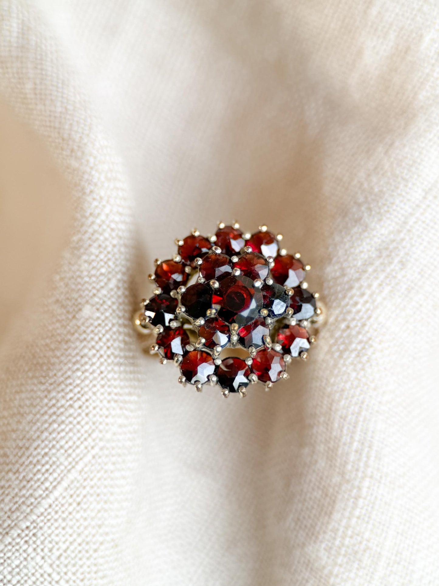 Vintage 1960s Garnet Cluster Gemstone Ring in 8k Gold