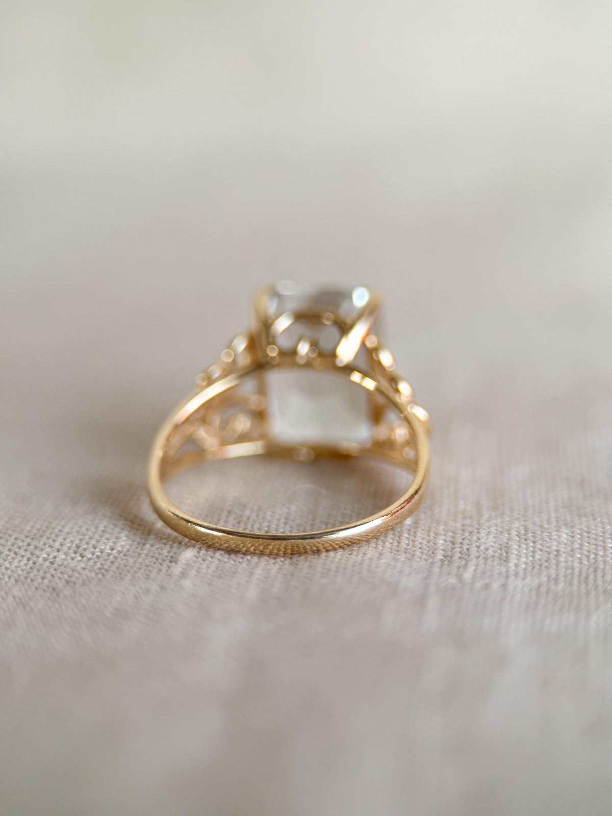 Vintage 1990s Topaz Filigree Gemstone Ring in 14k Gold