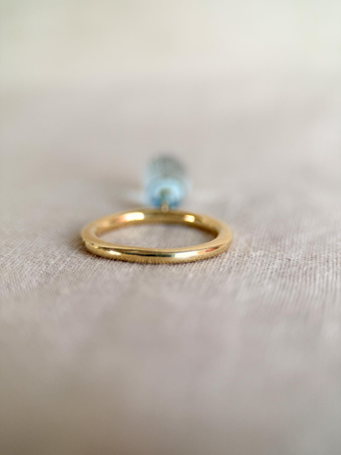 Vintage 1990s Topaz Drop Gemstone Ring in 18k Gold