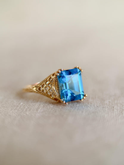 Vintage 1990s Blue Topaz Filigree Gemstone Ring, 14k Gold