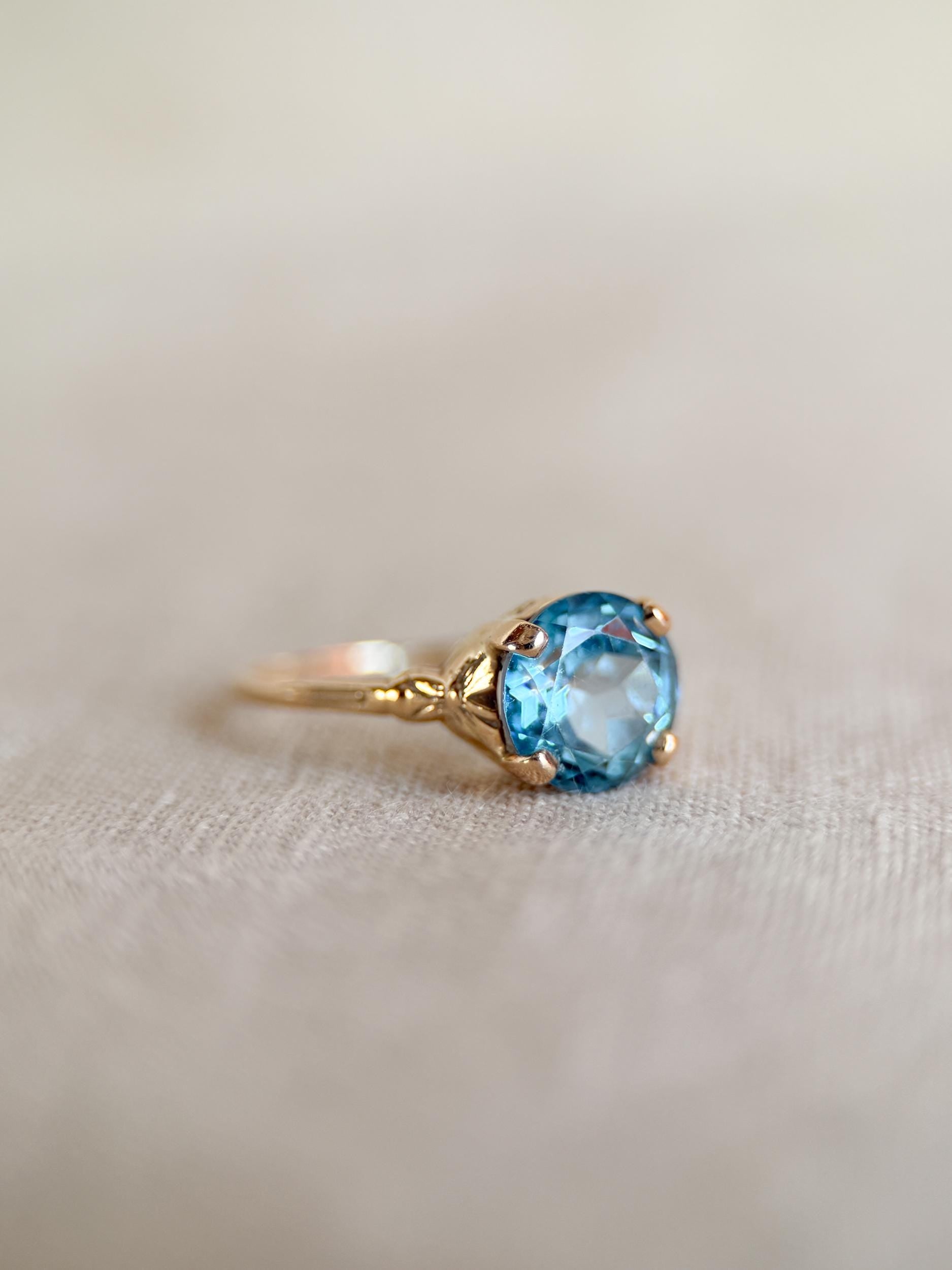 Vintage 1970s Blue Topaz Gemstone Filigree Ring, 14k Gold