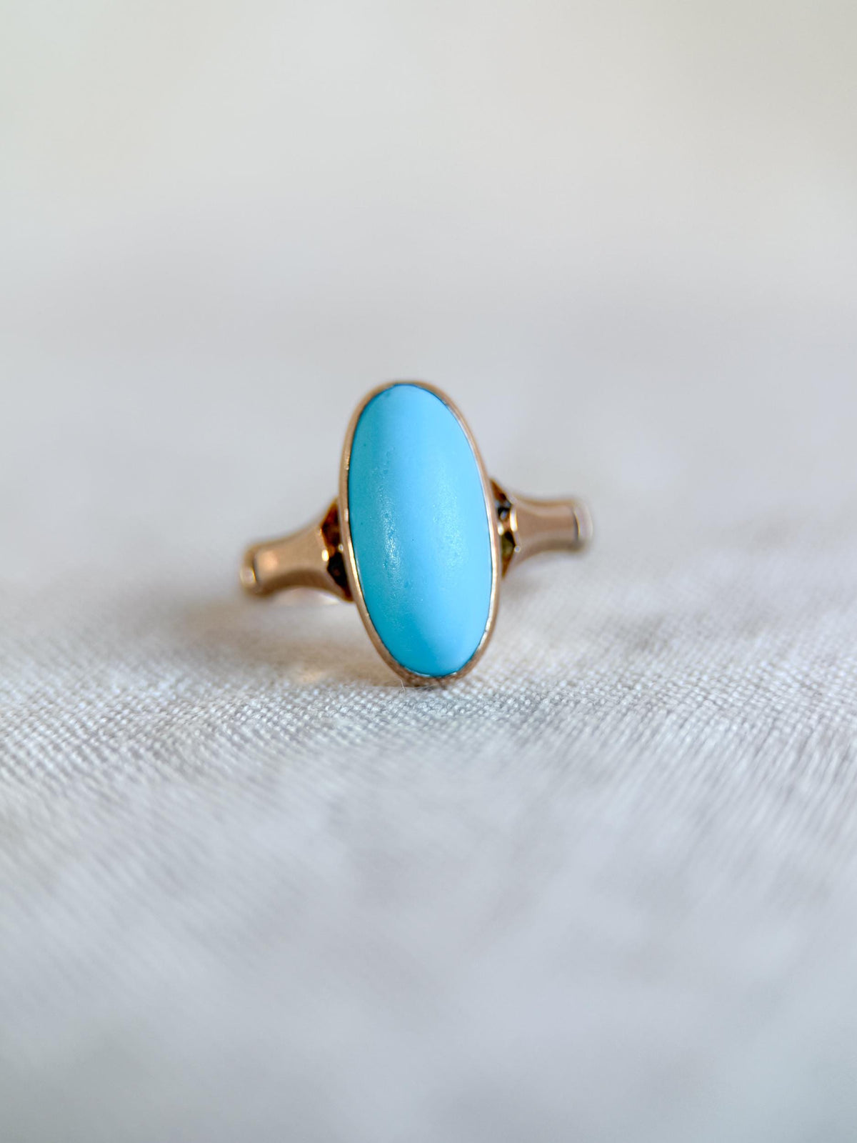 Vintage 1950s Blue Turquoise Gemstone Ring in 14k Gold