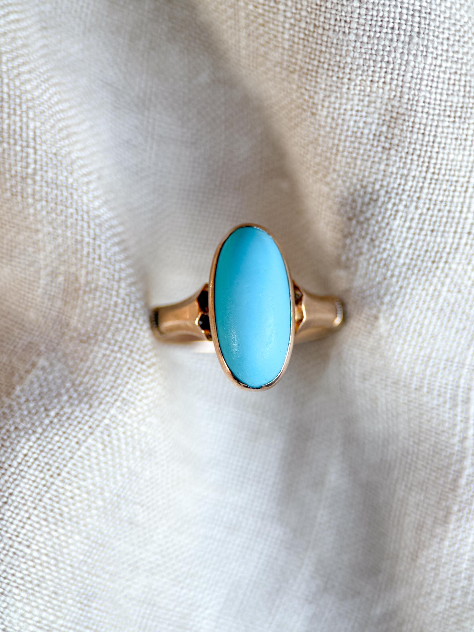 Vintage 1950s Blue Turquoise Gemstone Ring in 14k Gold