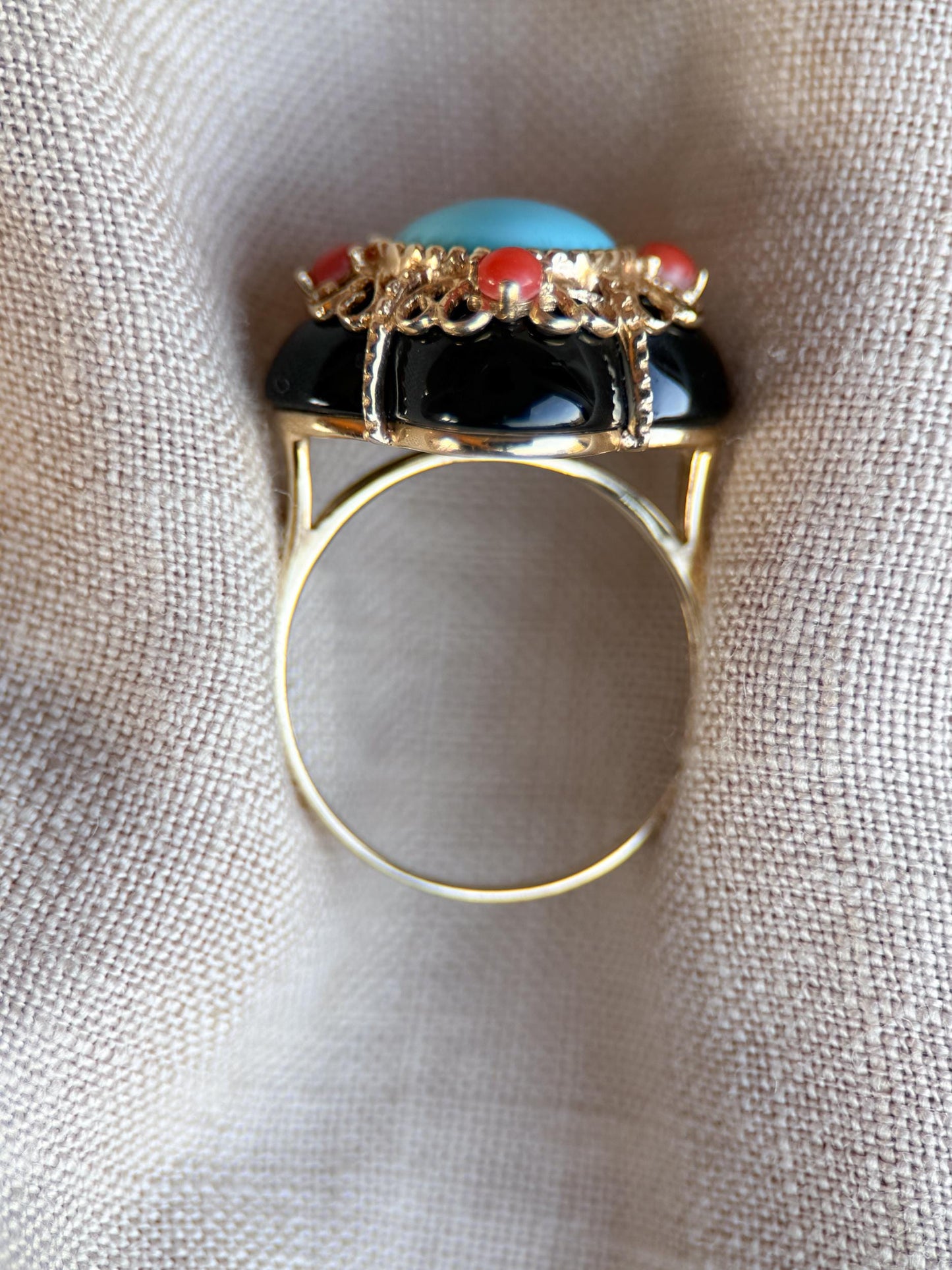 Vintage 1990s Blue Turquoise & Onyx Ring in 14k Gold - Timeless Sustainability • Vintage Fine Jewelry
