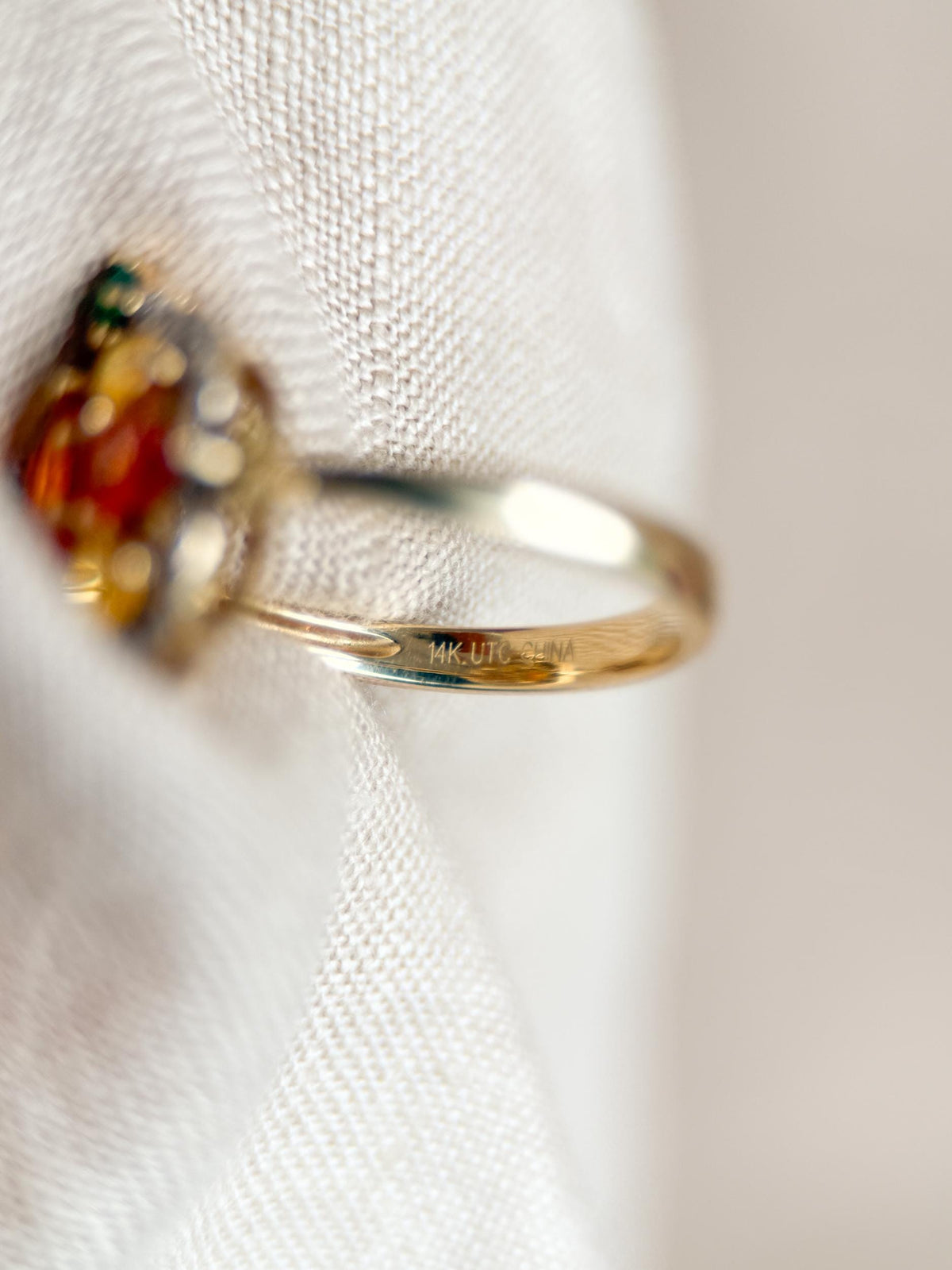 Vintage 1990s Garnet Gemstone Ring in 14k Gold