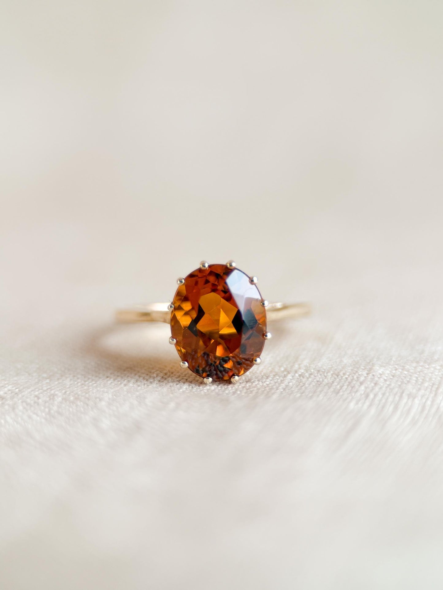 Vintage 1990s Citrine Solitaire Ring in 9k Gold
