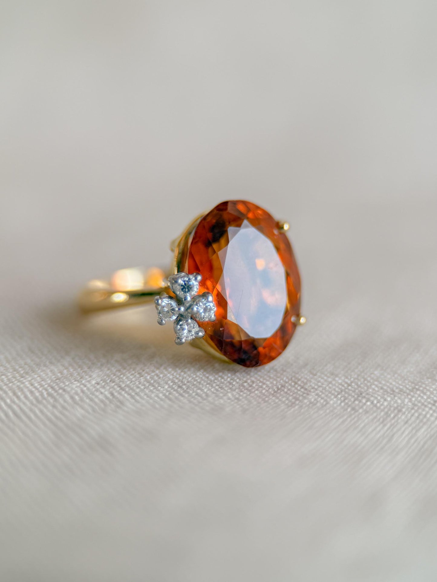 Vintage 1970s Citrine Cocktail Ring in 18k Gold