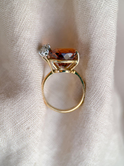 Vintage 1970s Citrine Cocktail Ring in 18k Gold